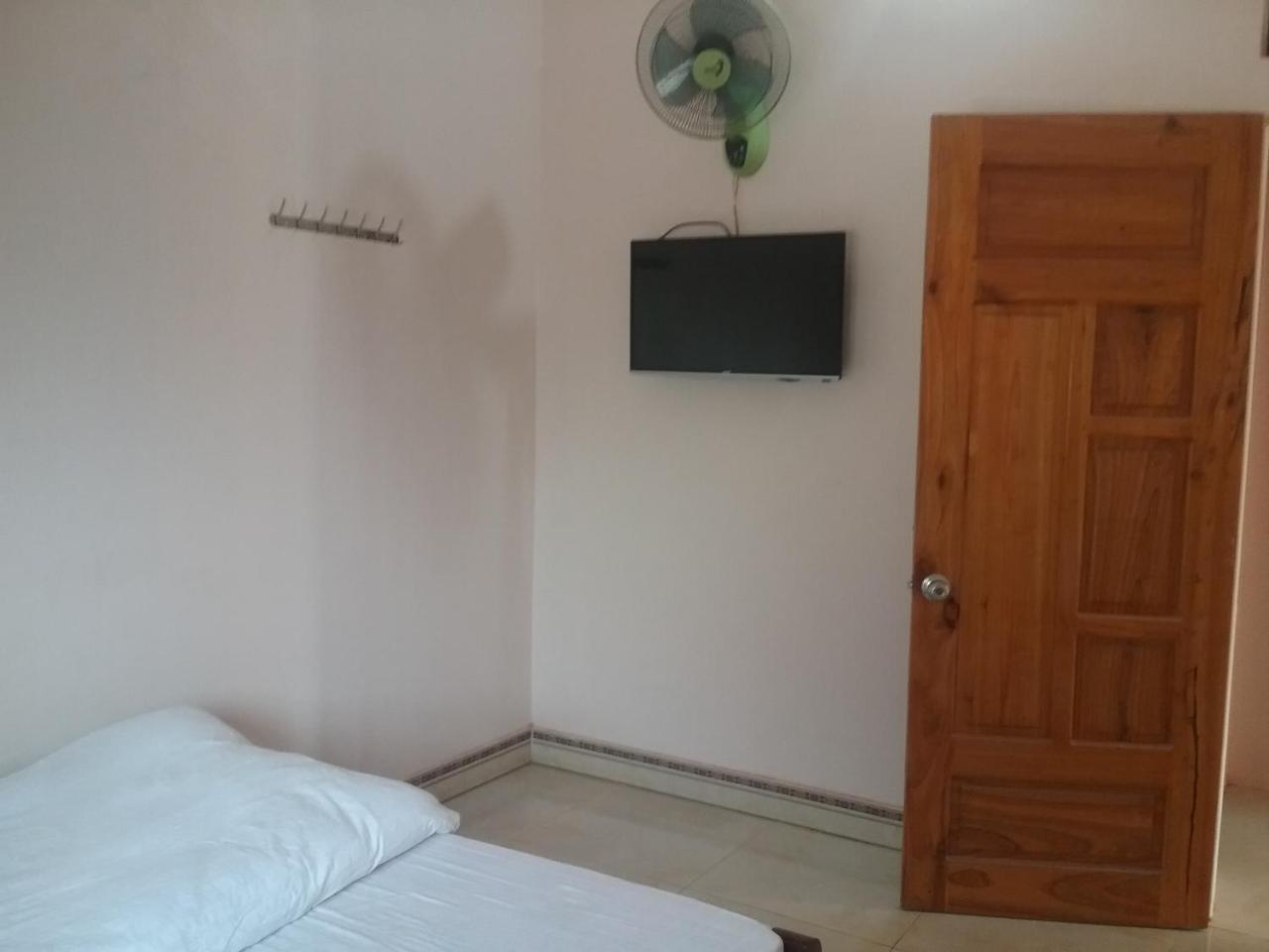 Thac Ba Family Homestay Ho To Ngoại thất bức ảnh